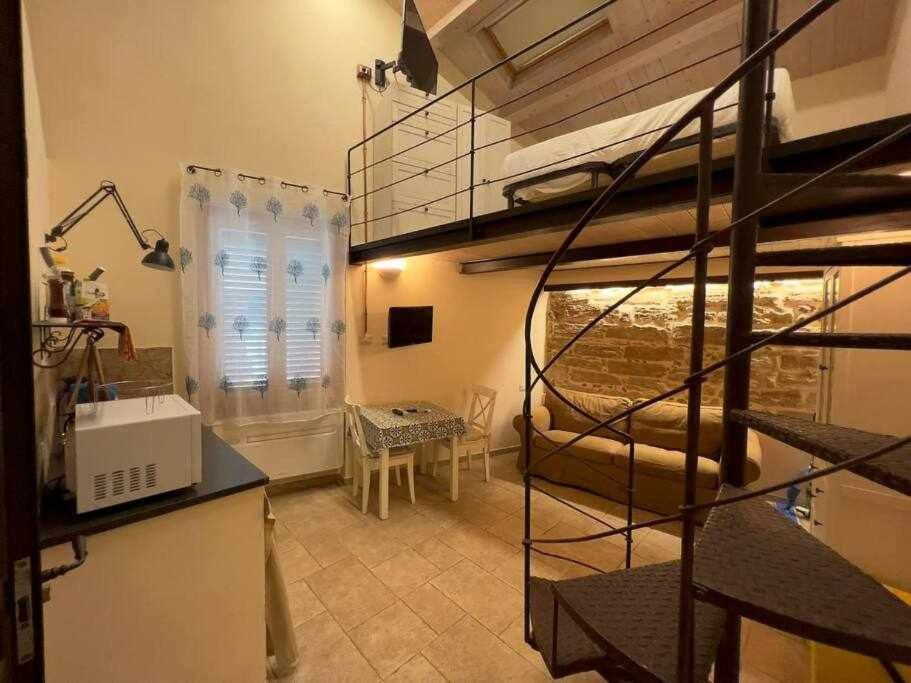 Suite Minerva 10 Steps From Piazza Civica Alghero Eksteriør billede