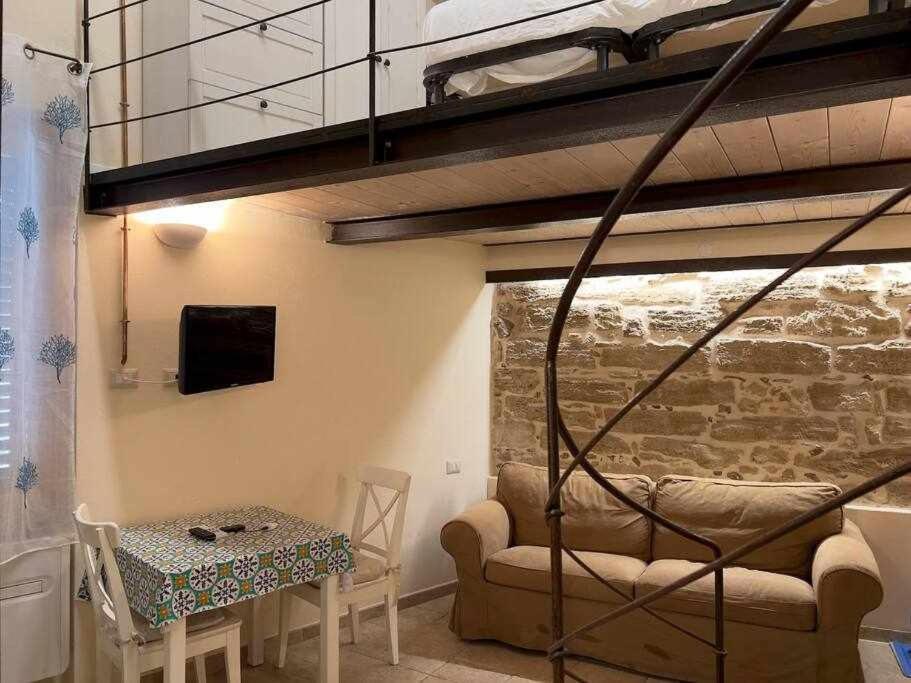 Suite Minerva 10 Steps From Piazza Civica Alghero Eksteriør billede